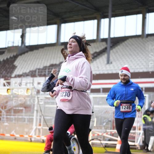 07.12.2025 - St. Pauli X-Mass-Run No. 15 Patografie http://msf.ph/oto/9368219 07.12.2025 11:07:56 Ziel 271, 286, 293, 629, 635, 653, 772, 774, 1107, 1123, 1129, 1226, 1230, 1249, 1342, 1355, 1378, 1381, 1382, 1383, 1439, 1441, 1460, 1520, 1525, 1809, 1810, 1812, 4798, 4815 meine-sportfotos.de