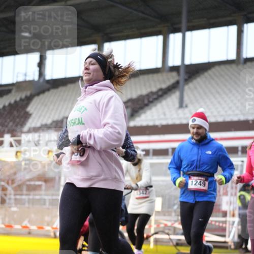 07.12.2025 - St. Pauli X-Mass-Run No. 15 Patografie http://msf.ph/oto/9368220 07.12.2025 11:07:56 Ziel 271, 286, 293, 629, 635, 653, 772, 774, 1107, 1123, 1129, 1226, 1230, 1249, 1342, 1355, 1378, 1381, 1382, 1383, 1439, 1441, 1460, 1520, 1525, 1809, 1810, 1812, 4798, 4815 meine-sportfotos.de