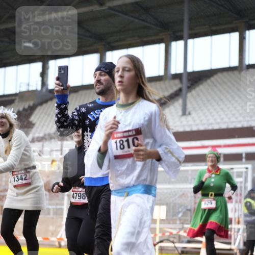 07.12.2025 - St. Pauli X-Mass-Run No. 15 Patografie http://msf.ph/oto/9368224 07.12.2025 11:07:58 Ziel 286, 293, 629, 635, 653, 772, 774, 1107, 1123, 1129, 1226, 1230, 1249, 1342, 1355, 1378, 1381, 1382, 1383, 1460, 1520, 1525, 1596, 1809, 1810, 4798, 4815 meine-sportfotos.de