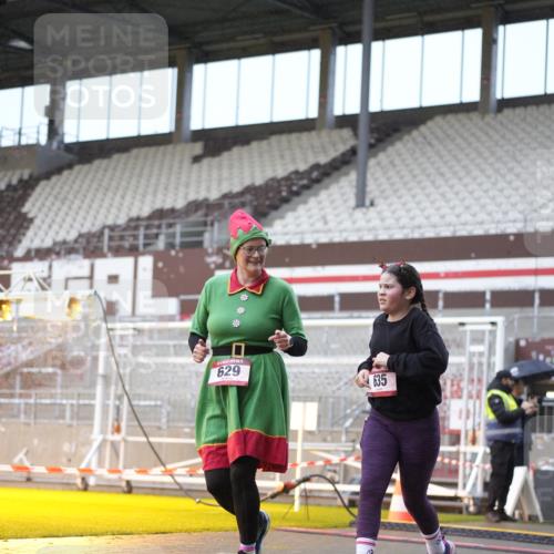 07.12.2025 - St. Pauli X-Mass-Run No. 15 Patografie http://msf.ph/oto/9368225 07.12.2025 11:07:59 Ziel 286, 293, 629, 635, 653, 772, 774, 1107, 1123, 1129, 1226, 1230, 1249, 1342, 1355, 1378, 1381, 1382, 1383, 1460, 1520, 1525, 1596, 1809, 1810, 4798, 4815 meine-sportfotos.de