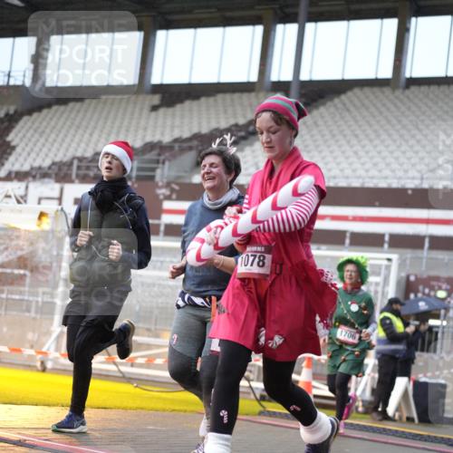 07.12.2025 - St. Pauli X-Mass-Run No. 15 Patografie http://msf.ph/oto/9368234 07.12.2025 11:08:13 Ziel 100, 396, 446, 629, 635, 758, 1078, 1170, 1559, 1560, 1596, 1706 meine-sportfotos.de