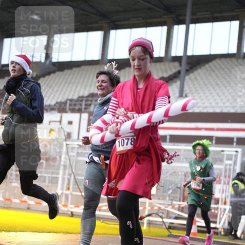 07.12.2025 - St. Pauli X-Mass-Run No. 15 Patografie http://msf.ph/oto/9368236 07.12.2025 11:08:13 Ziel 100, 396, 446, 629, 635, 758, 1078, 1170, 1559, 1560, 1596, 1706 meine-sportfotos.de