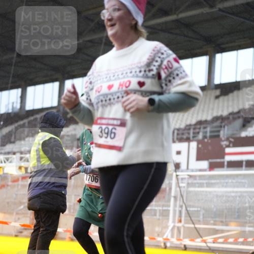 07.12.2025 - St. Pauli X-Mass-Run No. 15 Patografie http://msf.ph/oto/9368239 07.12.2025 11:08:15 Ziel 100, 396, 446, 758, 784, 1078, 1170, 1559, 1560, 1596, 1706 meine-sportfotos.de