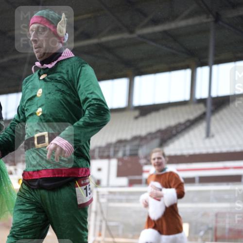 07.12.2025 - St. Pauli X-Mass-Run No. 15 Patografie http://msf.ph/oto/9368248 07.12.2025 11:08:22 Ziel 100, 152, 155, 166, 396, 446, 758, 784, 1078, 1170, 1184, 1424, 1491, 1559, 1560, 1625, 1706, 2259, 2893, 4584, 4819, 4830 meine-sportfotos.de