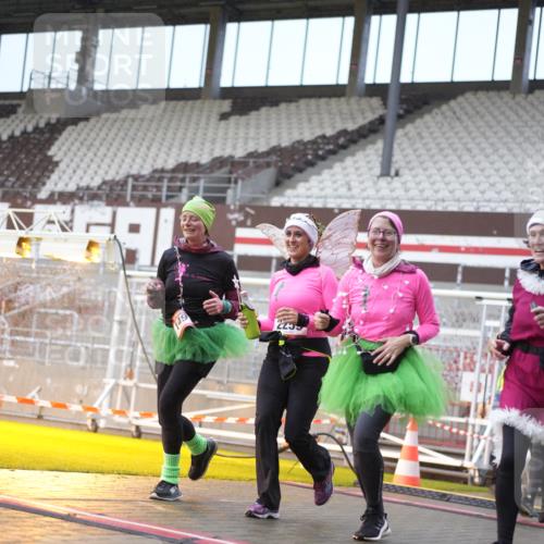07.12.2025 - St. Pauli X-Mass-Run No. 15 Patografie http://msf.ph/oto/9368251 07.12.2025 11:08:24 Ziel 100, 152, 155, 166, 396, 446, 758, 784, 1078, 1170, 1184, 1424, 1491, 1625, 1706, 2259, 2893, 4584, 4819, 4830 meine-sportfotos.de