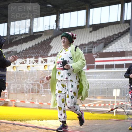 07.12.2025 - St. Pauli X-Mass-Run No. 15 Patografie http://msf.ph/oto/9368271 07.12.2025 11:08:48 Ziel 335, 338, 341, 1412, xxxx, 1464, 1502, 1511, 2070, 2879, 2898, 4471 meine-sportfotos.de