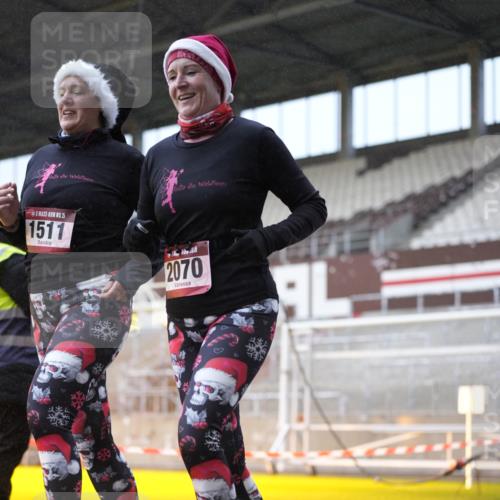 07.12.2025 - St. Pauli X-Mass-Run No. 15 Patografie http://msf.ph/oto/9368274 07.12.2025 11:08:49 Ziel 335, 338, 341, 619, 1205, 1211, 1412, xxxx, 1464, 1502, 1511, 2070, 2879, 2898, 4471 meine-sportfotos.de