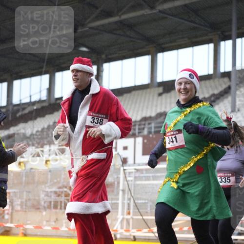 07.12.2025 - St. Pauli X-Mass-Run No. 15 Patografie http://msf.ph/oto/9368278 07.12.2025 11:08:52 Ziel 335, 338, 341, 495, 496, 619, 1136, 1138, 1140, 1205, 1211, 1464, 1502, 1511, 2070, 2879, 2898, 4471 meine-sportfotos.de