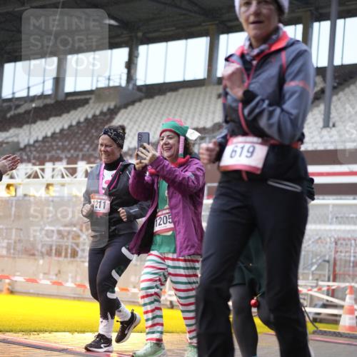 07.12.2025 - St. Pauli X-Mass-Run No. 15 Patografie http://msf.ph/oto/9368281 07.12.2025 11:08:55 Ziel 335, 338, 341, 495, 496, 619, 1136, 1138, 1140, 1205, 1211, 1502, 1511, 2070, 2879, 2898 meine-sportfotos.de