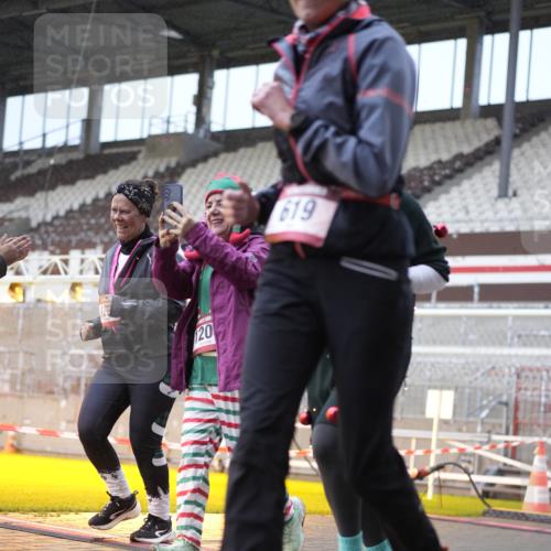 07.12.2025 - St. Pauli X-Mass-Run No. 15 Patografie http://msf.ph/oto/9368282 07.12.2025 11:08:55 Ziel 335, 338, 341, 495, 496, 619, 1136, 1138, 1140, 1205, 1211, 1502, 1511, 2070, 2879, 2898 meine-sportfotos.de