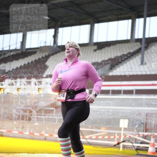 07.12.2025 - St. Pauli X-Mass-Run No. 15 Patografie http://msf.ph/oto/9368289 07.12.2025 11:09:03 Ziel 44, 51, 335, 338, 341, 495, 496, 558, 619, 1136, 1138, 1140, 1205, 1211, 1260, 1502, 1511, 1574, 2070 meine-sportfotos.de
