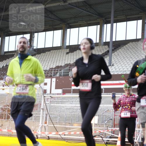 07.12.2025 - St. Pauli X-Mass-Run No. 15 Patografie http://msf.ph/oto/9368293 07.12.2025 11:09:08 Ziel 44, 51, 495, 496, 558, 619, 1110, 1136, 1138, 1140, 1205, 1211, 1260, 1574 meine-sportfotos.de