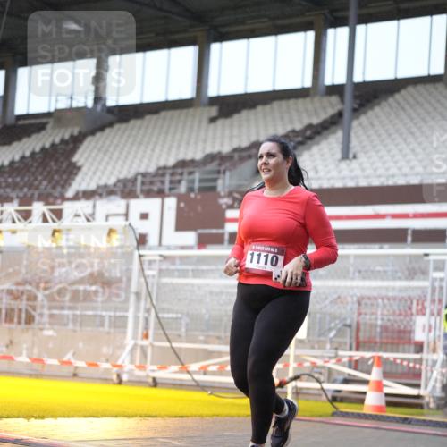 07.12.2025 - St. Pauli X-Mass-Run No. 15 Patografie http://msf.ph/oto/9368296 07.12.2025 11:09:11 Ziel 44, 51, 558, 1110, 1136, 1138, 1140, 1260, 1574 meine-sportfotos.de