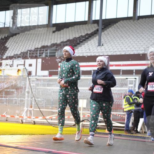 07.12.2025 - St. Pauli X-Mass-Run No. 15 Patografie http://msf.ph/oto/9368298 07.12.2025 11:09:19 Ziel 44, 51, 266, 558, 971, 1084, 1110, 1260, 1463, 1477, 1641, 1851, 3151 meine-sportfotos.de