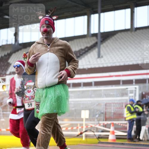 07.12.2025 - St. Pauli X-Mass-Run No. 15 Patografie http://msf.ph/oto/9368314 07.12.2025 11:09:28 Ziel 59, 66, 266, 330, 971, 1084, 1463, 1477, 1579, 1582, 1641, 1851, 1870, 1945, 1974, 2042, 3151, 4190, 4191 meine-sportfotos.de