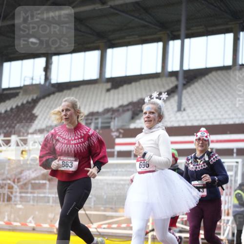 07.12.2025 - St. Pauli X-Mass-Run No. 15 Patografie http://msf.ph/oto/9368322 07.12.2025 11:09:45 Ziel 696, 720, 737, 814, 863, 1157, 1163, 1579, 1582 meine-sportfotos.de