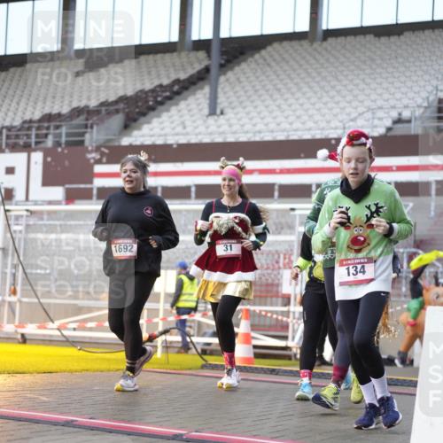 07.12.2025 - St. Pauli X-Mass-Run No. 15 Patografie http://msf.ph/oto/9368354 07.12.2025 11:10:26 Ziel 29, 30, 31, 42, 49, 53, 122, 134, 745, 980, 1064, 1066, 1298, 1299, 1398, 1692, 1694, 1697, 1739, 1740, 2371, 3124, 3136 meine-sportfotos.de