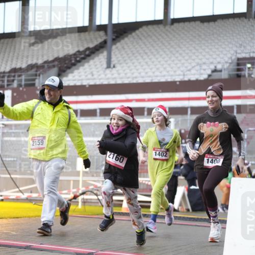 07.12.2025 - St. Pauli X-Mass-Run No. 15 Patografie http://msf.ph/oto/9368376 07.12.2025 11:10:43 Ziel 29, 122, 745, 1064, 1066, 1380, 1400, 1402, 1584, 1626, 2616, 3124, 3136, 4574 meine-sportfotos.de