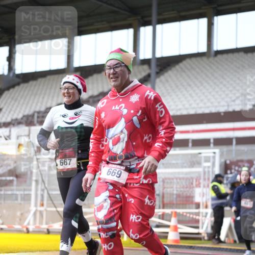 07.12.2025 - St. Pauli X-Mass-Run No. 15 Patografie http://msf.ph/oto/9368382 07.12.2025 11:10:51 Ziel 48, 660, 667, 669, 1400, 1402, 1584, 1626, 2616, 4574 meine-sportfotos.de