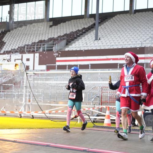 07.12.2025 - St. Pauli X-Mass-Run No. 15 Patografie http://msf.ph/oto/9368385 07.12.2025 11:11:01 Ziel 48, 660, 667, 669, 697, 698, 1518, 1519, 2258, 2616, 2742 meine-sportfotos.de