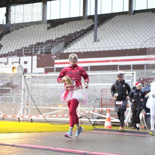 07.12.2025 - St. Pauli X-Mass-Run No. 15 Patografie http://msf.ph/oto/9368391 07.12.2025 11:11:06 Ziel 48, 411, 660, 667, 669, 697, 698, 777, 787, 788, 812, 815, 817, 832, 841, 909, 1518, 1519, 1557, 1565, 1568, 1619, 1707, 2258, 2742, 4801, 4813 meine-sportfotos.de
