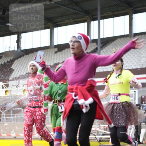 07.12.2025 - St. Pauli X-Mass-Run No. 15 Patografie http://msf.ph/oto/9368407 07.12.2025 11:11:12 Ziel 182, 190, 411, 697, 698, 777, 787, 788, 812, 815, 817, 832, 841, 909, 1145, 1146, 1147, 1518, 1519, 1557, 1565, 1568, 1619, 1707, 2258, 2742, 4801, 4805, 4806, 4810, 4813, 5005, 5006 meine-sportfotos.de