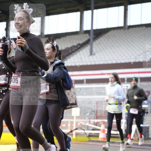 07.12.2025 - St. Pauli X-Mass-Run No. 15 Patografie http://msf.ph/oto/9368413 07.12.2025 11:11:16 Ziel 171, 182, 190, 411, 697, 698, 777, 787, 788, 812, 815, 817, 832, 841, 909, 1145, 1146, 1147, 1518, 1519, 1557, 1565, 1568, 1619, 1707, 1770, 2258, 2742, 4801, 4805, 4806, 4810, 4813, 5005, 5006 meine-sportfotos.de