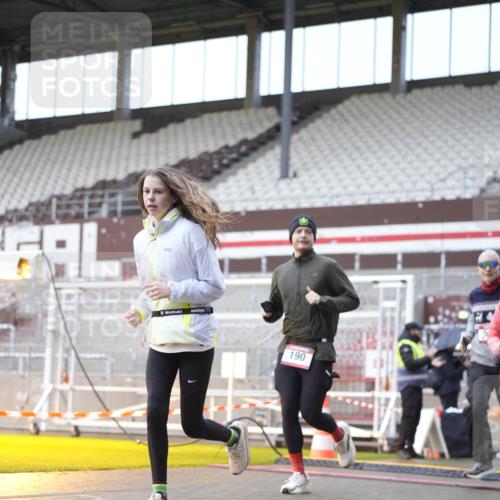 07.12.2025 - St. Pauli X-Mass-Run No. 15 Patografie http://msf.ph/oto/9368414 07.12.2025 11:11:17 Ziel 171, 182, 190, 411, 697, 698, 777, 787, 788, 812, 815, 817, 832, 841, 909, 1145, 1146, 1147, 1309, 1519, 1557, 1565, 1568, 1619, 1707, 1770, 2258, 2742, 4801, 4805, 4806, 4810, 4813, 5005, 5006 meine-sportfotos.de