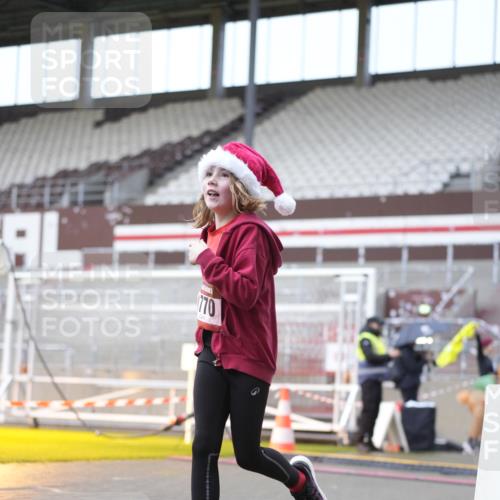 07.12.2025 - St. Pauli X-Mass-Run No. 15 Patografie http://msf.ph/oto/9368424 07.12.2025 11:11:19 Ziel 171, 182, 190, 411, 777, 787, 788, 812, 815, 817, 832, 841, 909, 1145, 1146, 1147, 1309, 1557, 1565, 1568, 1619, 1707, 1770, 2742, 4801, 4805, 4806, 4810, 4813, 5005, 5006 meine-sportfotos.de