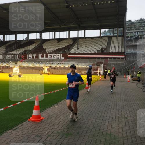 07.12.2025 - St. Pauli X-Mass-Run No. 15 Fabian Wolf http://msf.ph/oto/9368451 07.12.2025 09:51:19 Ziel 13, 1258, 2030, 2135, 2646, 3110, 4273 meine-sportfotos.de