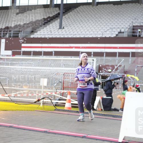 07.12.2025 - St. Pauli X-Mass-Run No. 15 Patografie http://msf.ph/oto/9368486 07.12.2025 11:11:41 Ziel 679, 689, 690, 1186, 1321, 1589, 1711, 1714 meine-sportfotos.de