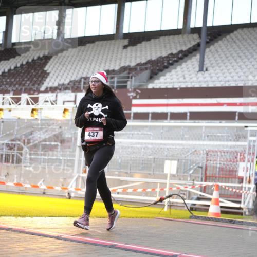 07.12.2025 - St. Pauli X-Mass-Run No. 15 Patografie http://msf.ph/oto/9368505 07.12.2025 11:11:50 Ziel 408, 437, 679, 689, 690, 694, 1186 meine-sportfotos.de