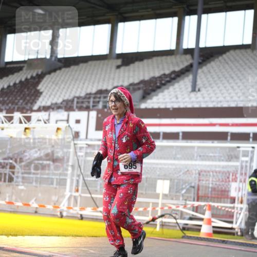 07.12.2025 - St. Pauli X-Mass-Run No. 15 Patografie http://msf.ph/oto/9368509 07.12.2025 11:11:57 Ziel 388, 408, 416, 437, 694, 695, 819, 1186, 1246, 1278 meine-sportfotos.de