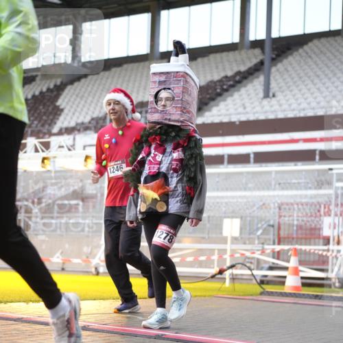 07.12.2025 - St. Pauli X-Mass-Run No. 15 Patografie http://msf.ph/oto/9368516 07.12.2025 11:12:01 Ziel 388, 408, 416, 437, 694, 695, 819, 1246, 1278 meine-sportfotos.de