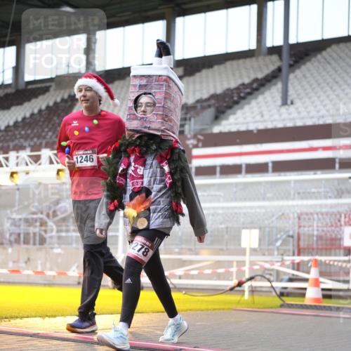 07.12.2025 - St. Pauli X-Mass-Run No. 15 Patografie http://msf.ph/oto/9368520 07.12.2025 11:12:02 Ziel 388, 408, 416, 437, 694, 695, 819, 1246, 1278 meine-sportfotos.de