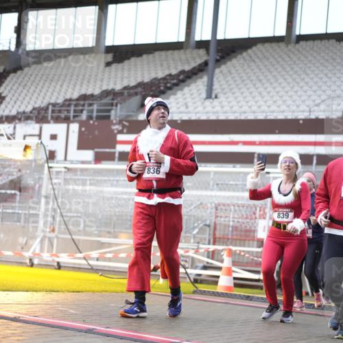 07.12.2025 - St. Pauli X-Mass-Run No. 15 Patografie http://msf.ph/oto/9368535 07.12.2025 11:12:13 Ziel 76, 79, 218, 388, 416, 597, 605, 671, 682, 718, 819, 836, 839, 888, 1246, 1278, 2858 meine-sportfotos.de