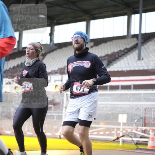 07.12.2025 - St. Pauli X-Mass-Run No. 15 Patografie http://msf.ph/oto/9368549 07.12.2025 11:12:17 Ziel 46, 76, 79, 218, 597, 605, 663, 671, 682, 718, 836, 839, 888, 2858 meine-sportfotos.de