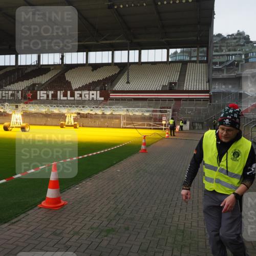 07.12.2025 - St. Pauli X-Mass-Run No. 15 Fabian Wolf http://msf.ph/oto/9368550 07.12.2025 09:52:35 Ziel 154, 195, 1052, 1296, 2034 meine-sportfotos.de