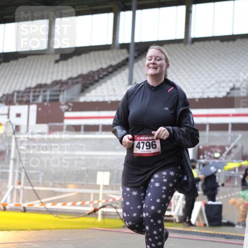 07.12.2025 - St. Pauli X-Mass-Run No. 15 Patografie http://msf.ph/oto/9368603 07.12.2025 11:12:46 Ziel 494, 681, 919, 1420, 1422, 3167, 4794, 4795, 4796, 4802, 4804 meine-sportfotos.de