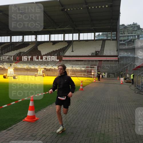 07.12.2025 - St. Pauli X-Mass-Run No. 15 Fabian Wolf http://msf.ph/oto/9368610 07.12.2025 09:53:18 Ziel 518, 3684 meine-sportfotos.de