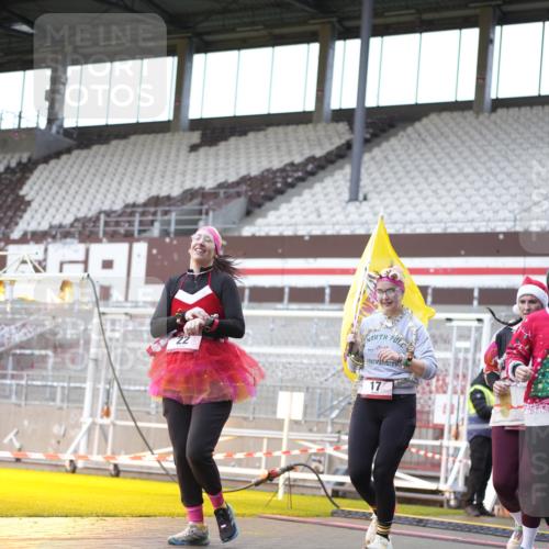 07.12.2025 - St. Pauli X-Mass-Run No. 15 Patografie http://msf.ph/oto/9368629 07.12.2025 11:13:04 Ziel 17, 22, 47, 681, 683, 684, 919, 1022, 1175, 1178, 1645, 1646, 1647, 1703 meine-sportfotos.de