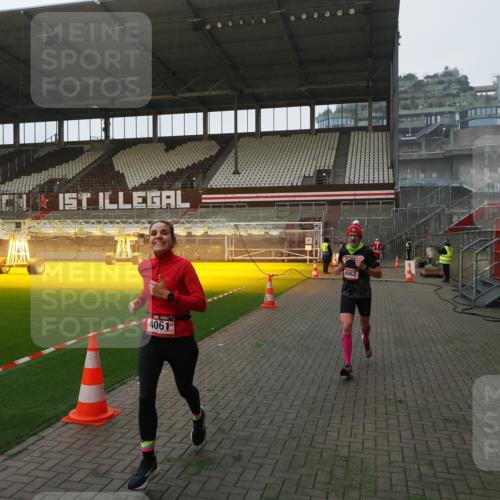 07.12.2025 - St. Pauli X-Mass-Run No. 15 Fabian Wolf http://msf.ph/oto/9368641 07.12.2025 09:53:48 Ziel 96, 115, 4050, 4061, 4062 meine-sportfotos.de