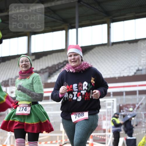 07.12.2025 - St. Pauli X-Mass-Run No. 15 Patografie http://msf.ph/oto/9368678 07.12.2025 11:13:54 Ziel 274, 375, 425, 475, 708 meine-sportfotos.de