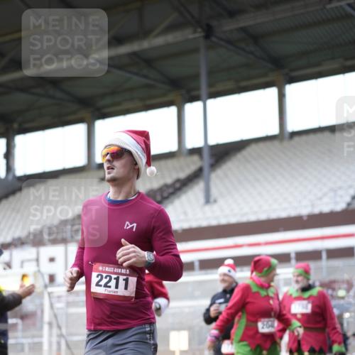 07.12.2025 - St. Pauli X-Mass-Run No. 15 Patografie http://msf.ph/oto/9368705 07.12.2025 11:14:32 Ziel 525, 1776, 1778, 1798, 1804, 1805, 1806, 1807, 2040, 2211, 4010 meine-sportfotos.de