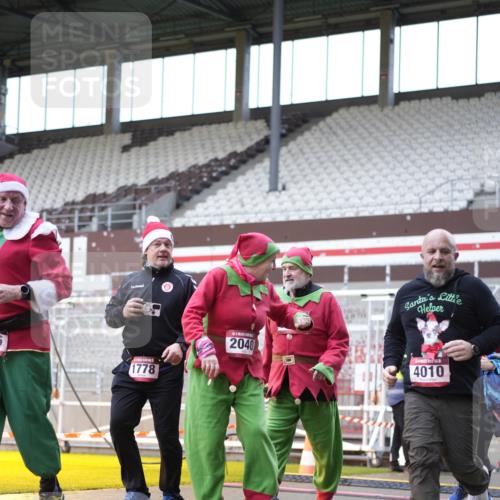07.12.2025 - St. Pauli X-Mass-Run No. 15 Patografie http://msf.ph/oto/9368709 07.12.2025 11:14:33 Ziel 525, 1776, 1778, 1798, 1804, 1805, 1806, 1807, 2040, 2211, 4010 meine-sportfotos.de