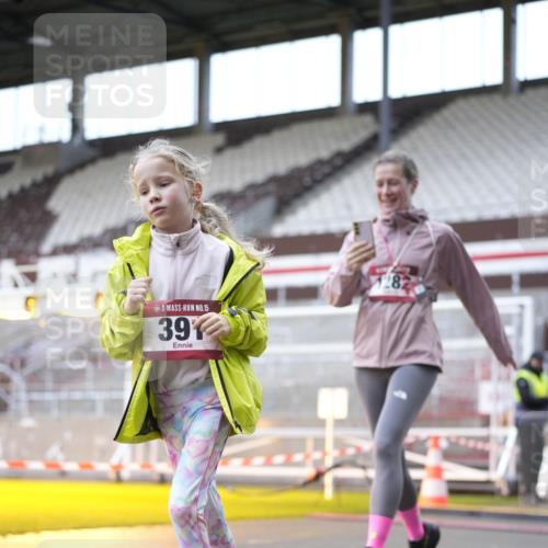 07.12.2025 - St. Pauli X-Mass-Run No. 15 Patografie http://msf.ph/oto/9368749 07.12.2025 11:15:17 Ziel 313, 391, 1218, 1282, 1627, 1662, 3133 meine-sportfotos.de