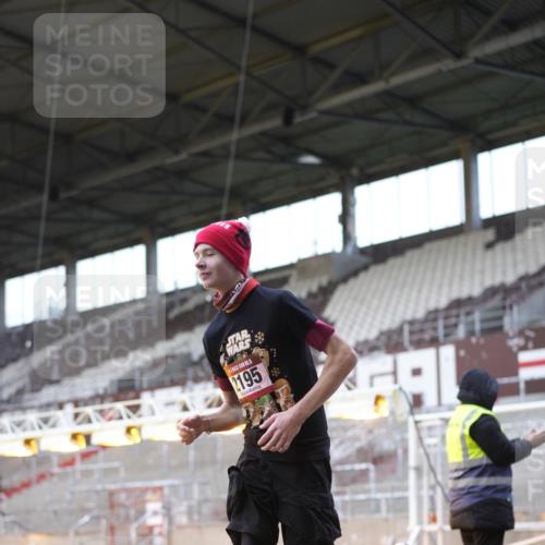 07.12.2025 - St. Pauli X-Mass-Run No. 15 Patografie http://msf.ph/oto/9368764 07.12.2025 11:15:59 Ziel 1821, 1825, 2195, 2464, 3326 meine-sportfotos.de