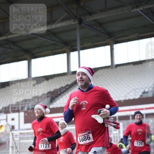 07.12.2025 - St. Pauli X-Mass-Run No. 15 Patografie http://msf.ph/oto/9368828 07.12.2025 11:17:15 Ziel 551, 1122, 1125, 1127, 1130, 1340, 1529, 1531, 1686, 2477, 2766, 2846, 2849 meine-sportfotos.de