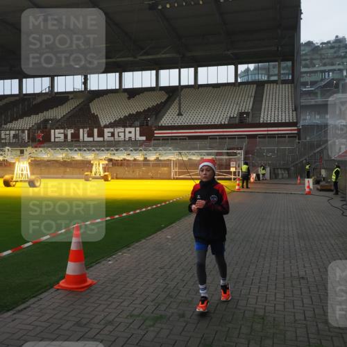 07.12.2025 - St. Pauli X-Mass-Run No. 15 Fabian Wolf http://msf.ph/oto/9368856 07.12.2025 09:55:58 Ziel 312, 3398 meine-sportfotos.de