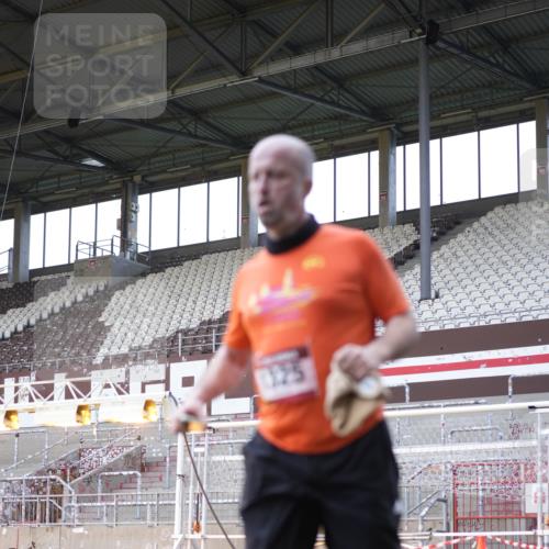 07.12.2025 - St. Pauli X-Mass-Run No. 15 Patografie http://msf.ph/oto/9368868 07.12.2025 11:18:01 Ziel 1325, 1348, 3221, 3327 meine-sportfotos.de